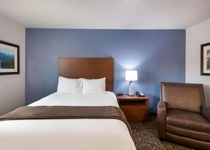 My Place Chicago West 3*